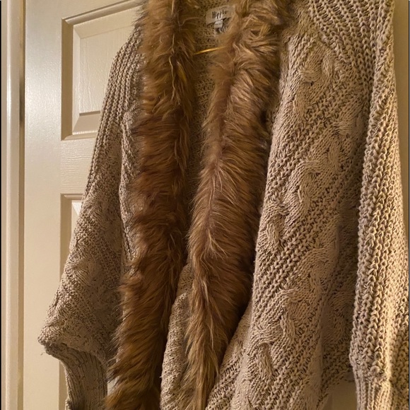 Sweater - Picture 2 of 3